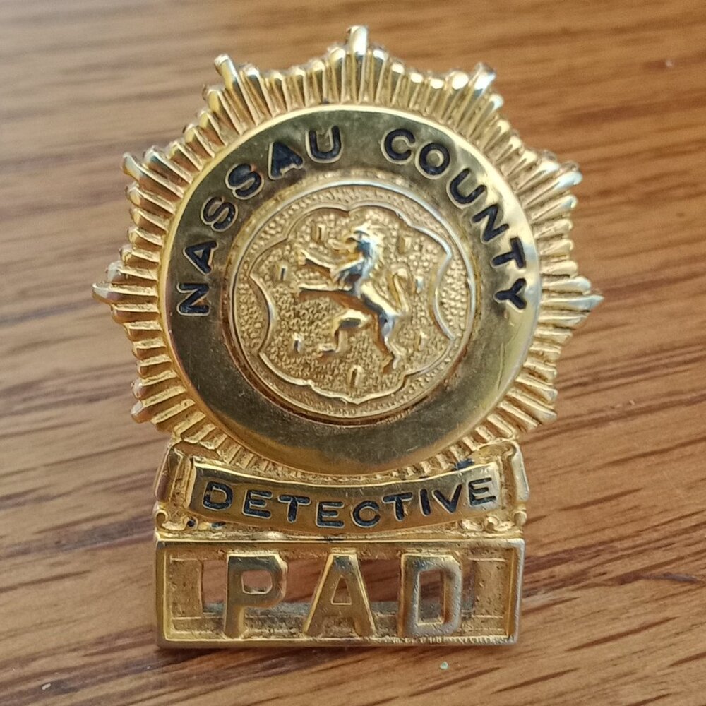 Detective Badge - Picture 2 of 5